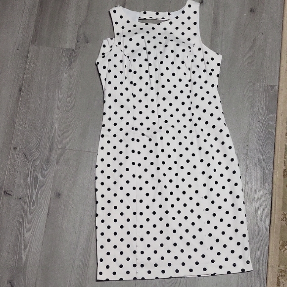 Elegant Black and White Polka Dot Midi Dress - Picture 2 of 7